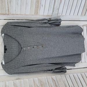 Cable & Gauge Gray Roll Up Long Sleeve Half Button Top
